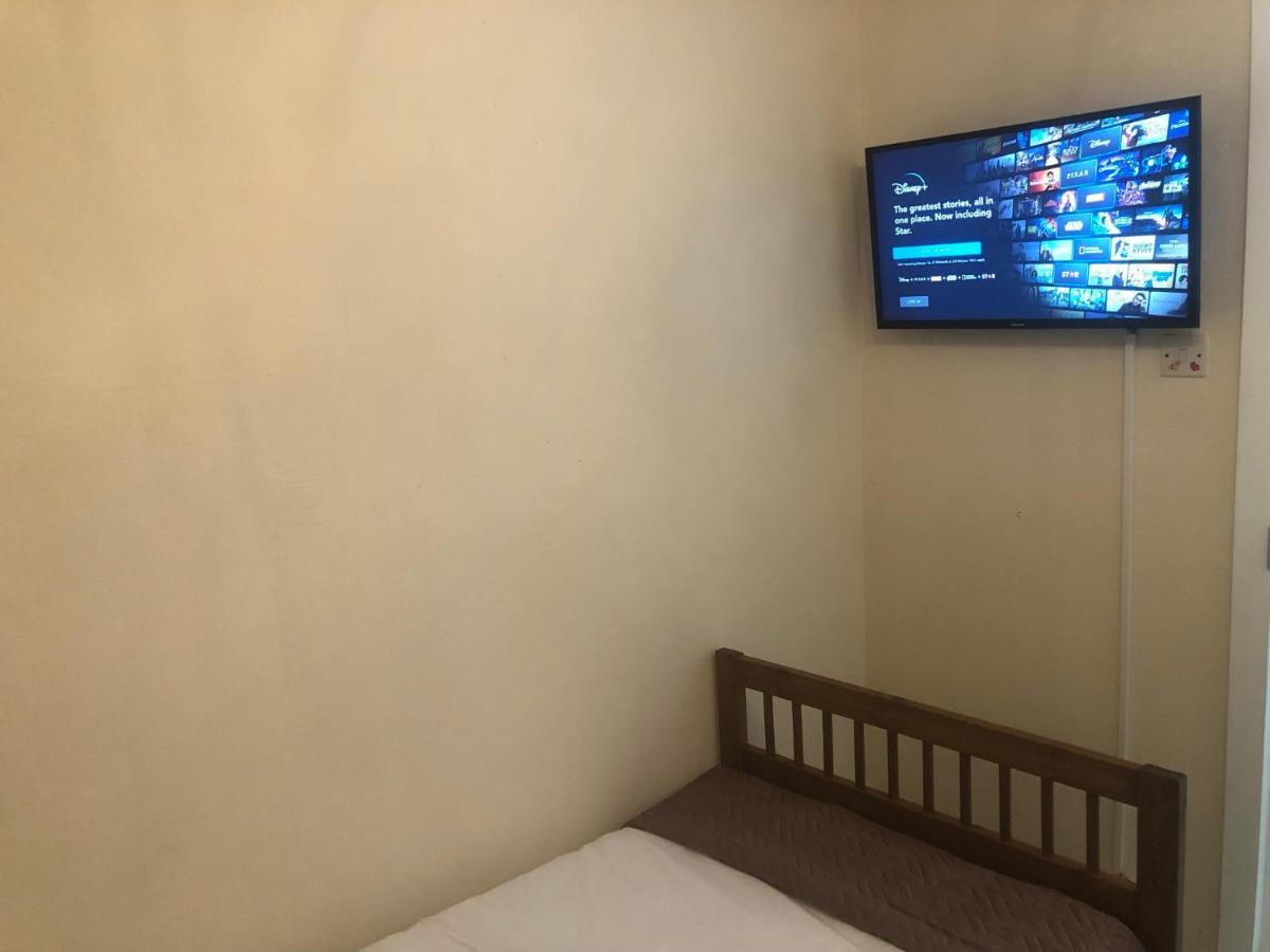 Elegant Devon Villa ลูตัน ภายนอก รูปภาพ